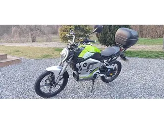 super-soco-ts-limited-motocykl-skuter-elektryczny-kat-am-b-ladowarka-wierzchowiny