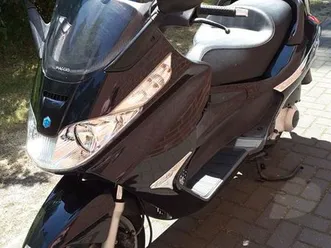 piaggio-x8-250-i-e-wenig-km-topzustand-reduziert