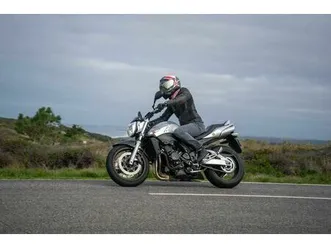 suzuki-gsr-600-de-2006-com-42-000-km-alges-linda-a-velha-e-cruz-quebrada-dafundo