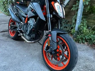 ktm-890-duke-r-carbon
