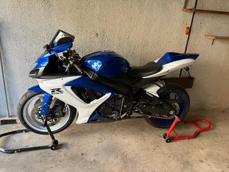 suzuki-gsxr-600-k7-a2