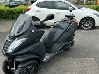 peugot-metropolis-400-black-edition