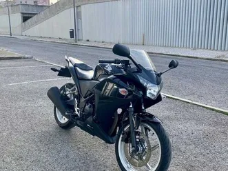 honda-cbr250r-original-areeiro