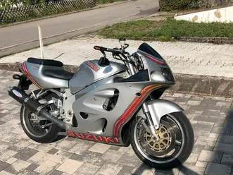 suzuki-gsxr-750-srad