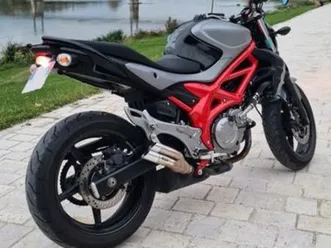 suzuki-sfv-650-gladius