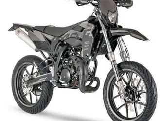 sm -r black moon e5+ (prompt)