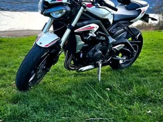 triumph-street-triple-660-s-a2
