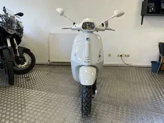 vespa-sprint-125