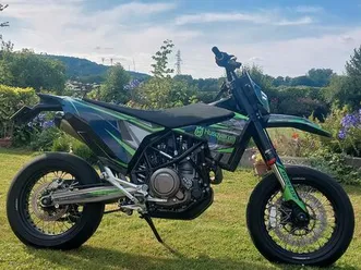 husqvarna-701-supermoto