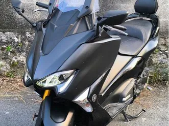 tmax-530-dx-2017-20-000km-abime-1er-main-entretiens-yamaha-bulle-reglable-sieges