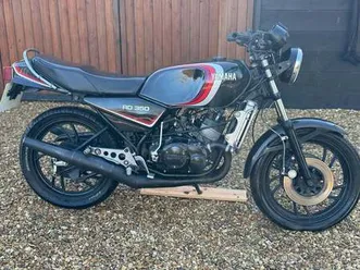 yamaha-rd250-lc-just-a