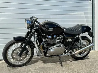 triumph-thruxton-900-caferacer