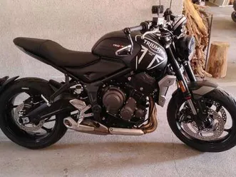triumph-trident-660-nero-opaco-nero
