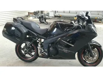 triumph-sprint-st-1050