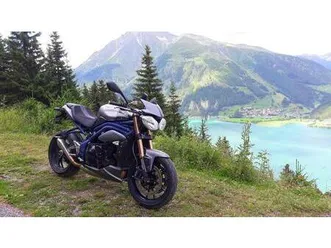 triumph-speed-triple-1050-se