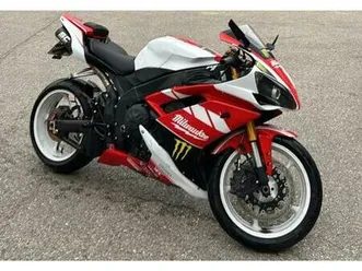 yamaha-r1
