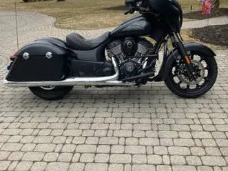 2018-indian-chieftain-darkhorse