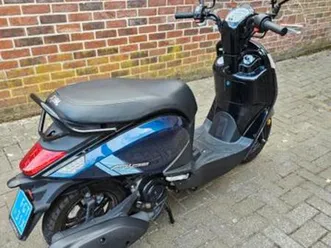 sym-mio-50i-euro5-snorbrommer-25km-pu-1120km-z-g-a-n-eur1200-scooters-sym-marktplaat