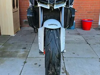 yamaha-mt10-tuv-neu-reifen-neu-service-neu