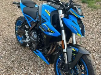 suzuki-gsx-8s-2024-a2-premiere-main