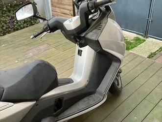 vend-scooter-satelis-125