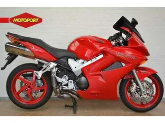 honda-vfr-800-fi-vtec-abs