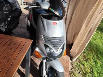 aprilia-sr-125-cc-leonardo