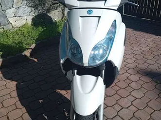 yamaha-x-max-250-bauletto-antifurto