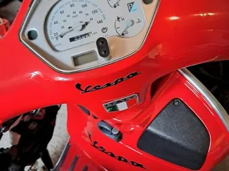 scooter-vespa-gts-125cm3