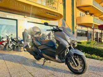 yamaha-x-max-400-passaggio-e-tagliando-incluso