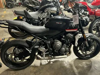 2022-triumph-trident-660-sapphire-black-af2248
