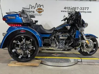 2018-harley-davidson-115th-anniversary-tri-glide-ultra-legend-blue-vivid-bla
