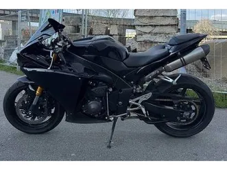 yamaha-r1-rn22-mfk-02-2025-akrapovic