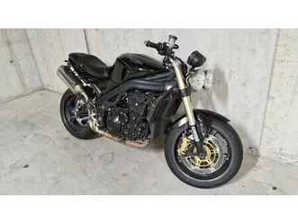 triumph-speed-triple-1050-motorrad-mit-mfk-ab-1