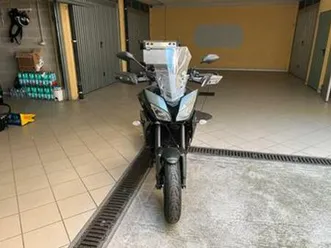 yamaha tracer 900 con bauletto givi