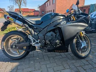 yamaha-r1-rn22