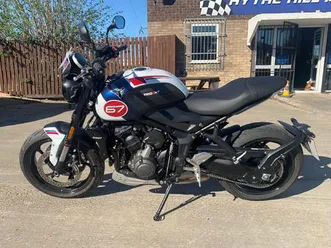 triumph-trident-660-triple-tribute-edition-x-ring-euro-5-660-cc