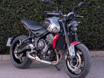 triumph-trident-660-2024-24-low-miles-1-owner
