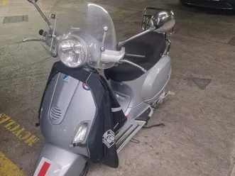 moped-piaggio-vespa-lx-125