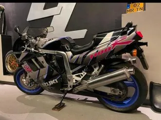 2-collectorsitem-suzuki-gsxr-1100-oliekoeler-30-000km