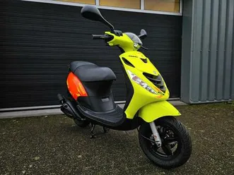 piaggio-zip-sp-look-2t-a-c-brom-2016-fluo-rosso-yellow-10k-scooters-piaggio-marktpla