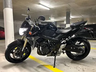 suzuki-gsr-750-bridee-25-kw