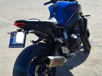 yamaha-mt-09-akrapovic-racing-carbon