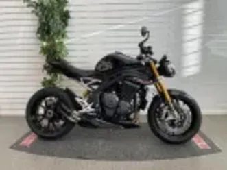 triumph-speed-triple-rs-lavt-km-tal