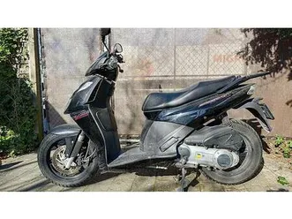 aprilia-sportcity-300
