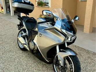honda-1200-vfr-seulement-7100-km