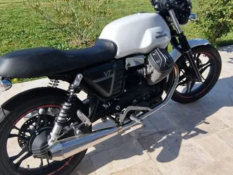 moto-guzzi-v7-stone