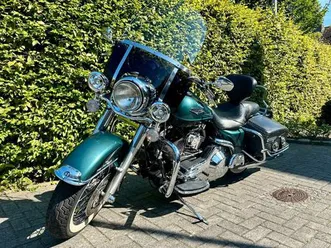harley-davidson-road-king-classic-1-hand