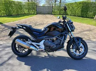 honda-nc-700-s-seulement-15000-km-approuvee-a-vendre