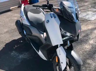 yamaha-xmax-300-2023
